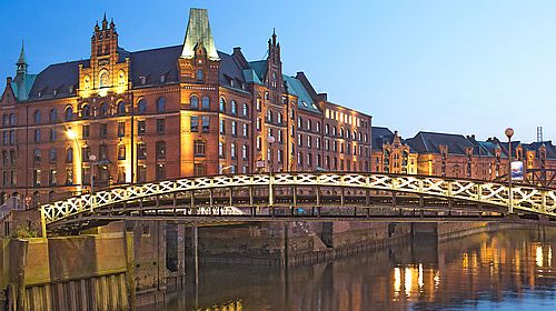 Hamburg: Speicherstadt Abendimpression, www.mediaserver.hamburg.de / Andreas Vallbracht 